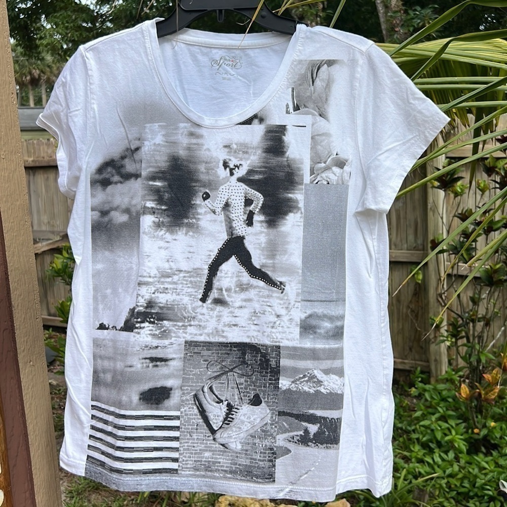 Style & Co Sport, black & white crew neck, running pictures on front, Sz L